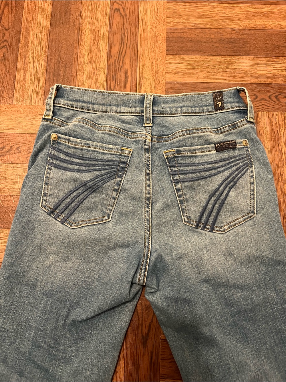 7 for All Mankind Light Wash Denim Jeans - Picture 4 of 5